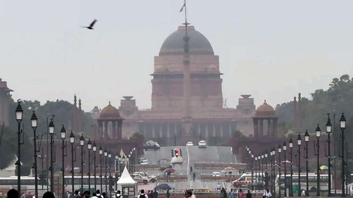 Minimum temperature continues to rise in Delhi; AQI 'moderate'