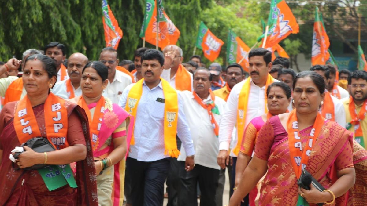 VHP, BJP protest against Congress over anti-conversion law