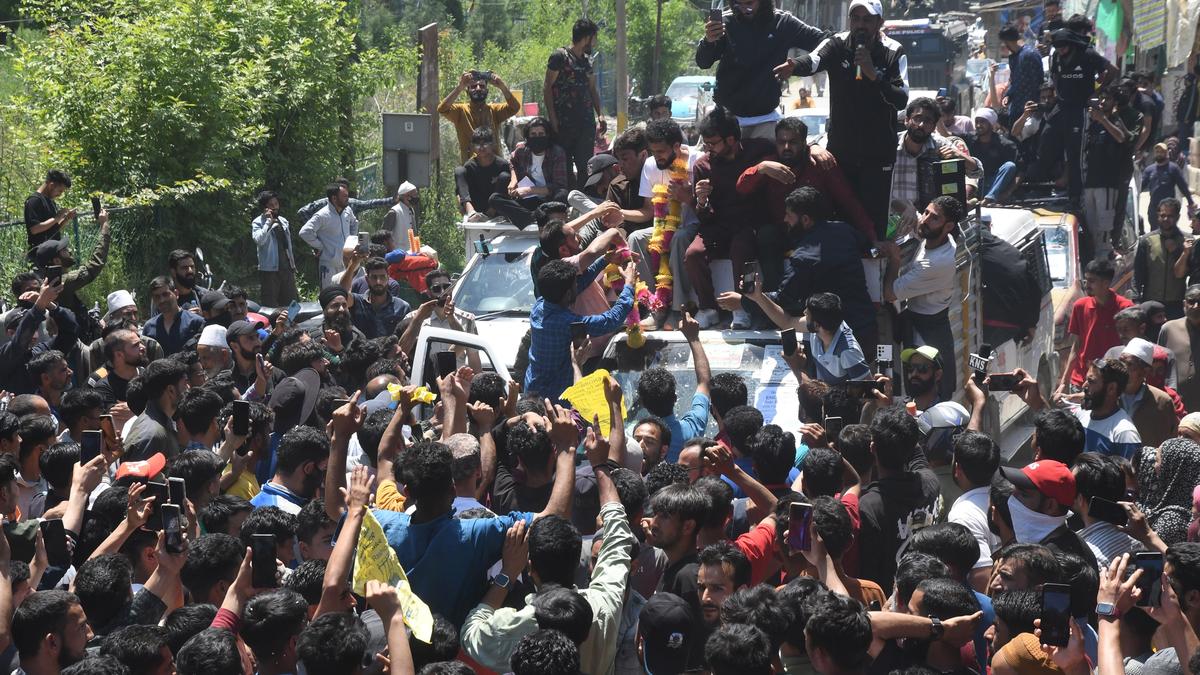 In Baramulla, slogans and rallies raise the electoral pitch