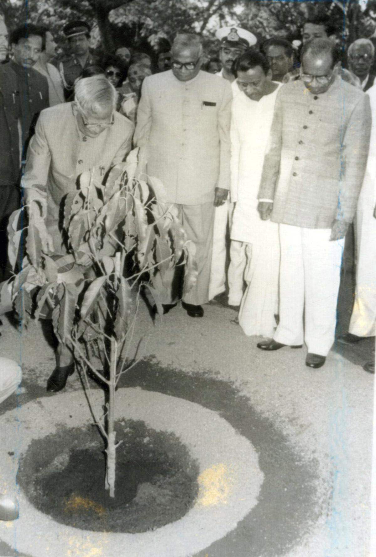The President Venkataraman planted a sapling in connection with the Centenary Celebrations of the Glass House in Lalbagh at Bangalore. 