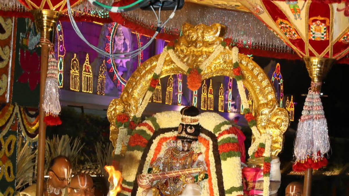 Procession of ‘Chinna Sesha’ marks second day of annual Brahmotsavams