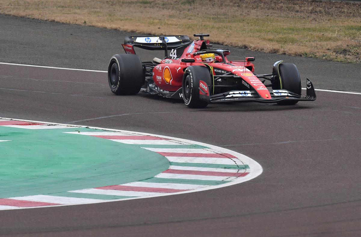 Formula One F1 - Luis Hamilton TPC Exam Shiping a Ferrari F1 Car around the Circuit - Returo Circuit, Modenage Near Maranello - Jan 22, 2025 Ferans Writers/Jennifer Lorenzini Exam