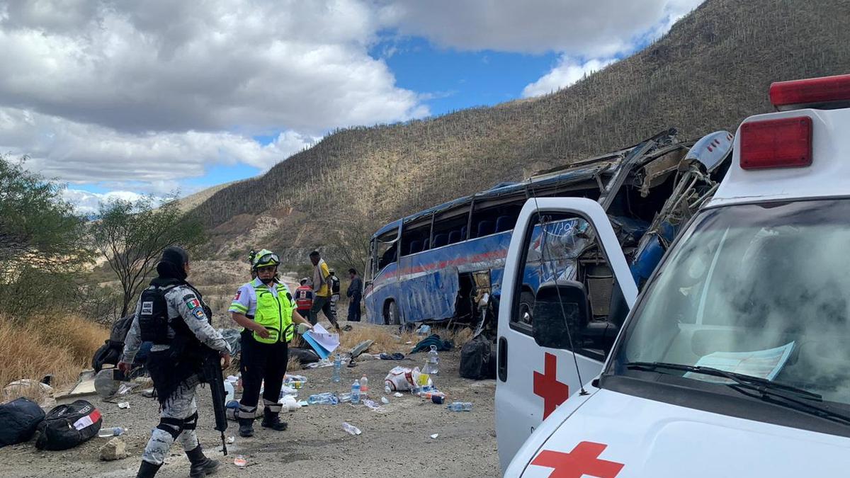 Bus crash in central Mexico leaves 17 migrants dead