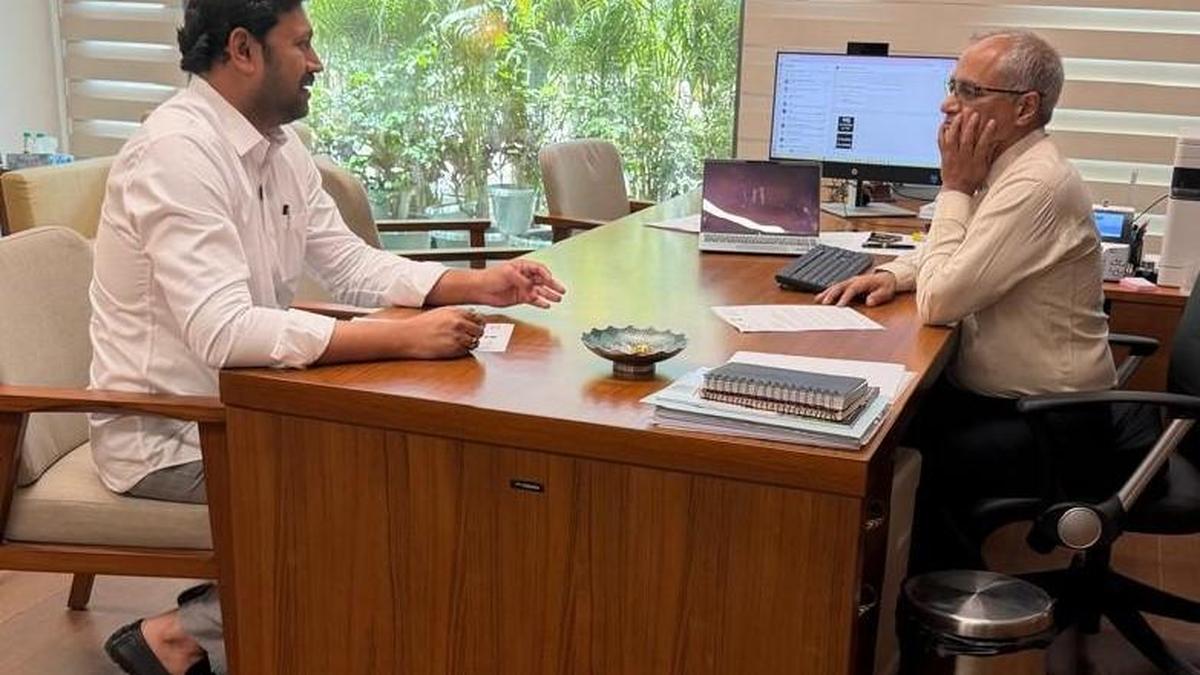 Kadapa MP calls for central intervention amid fuel crisis in Andhra Pradesh