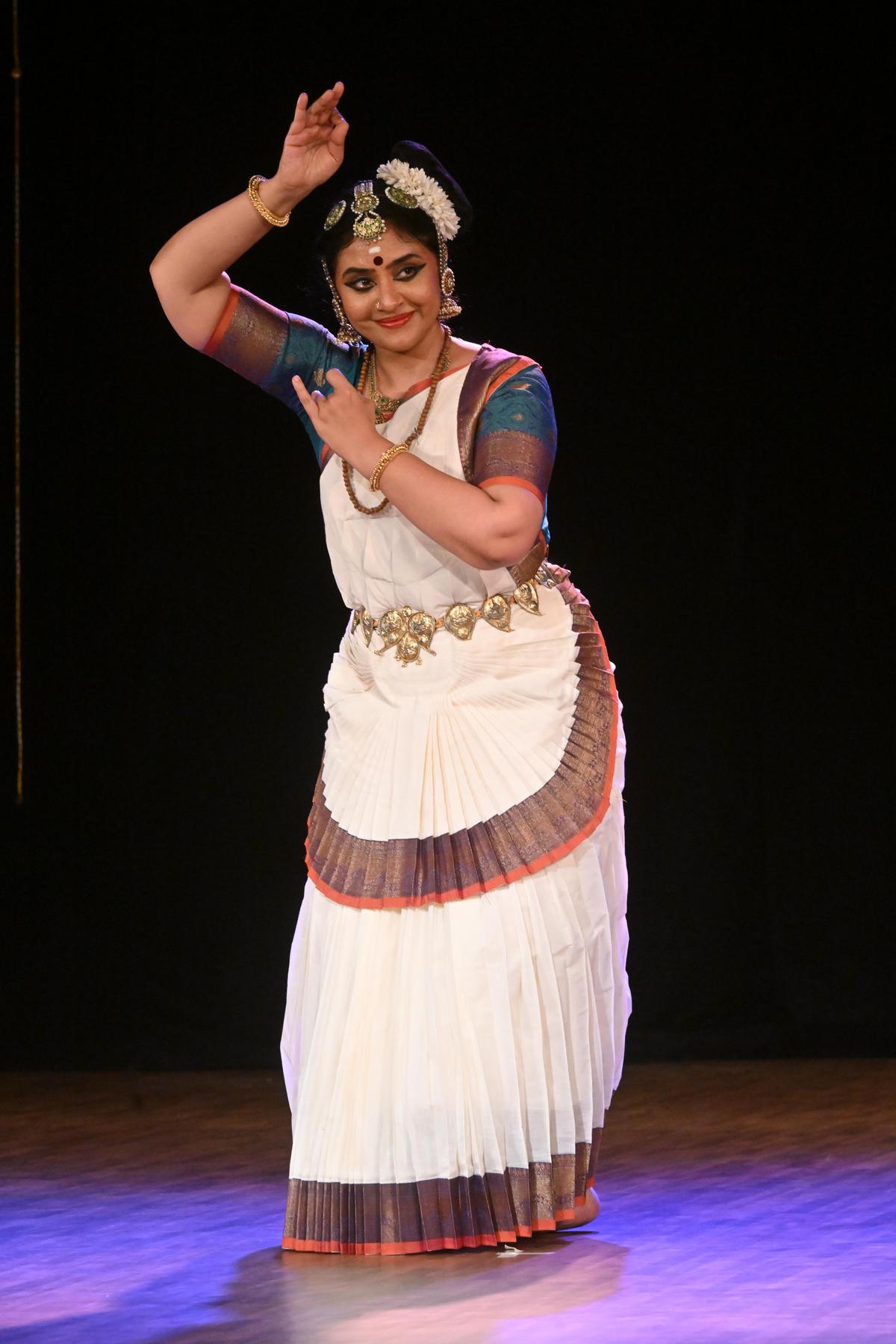 Methil Devika portrayed myriad emotions with finesse at her performance for Krishna Gana Sabha.