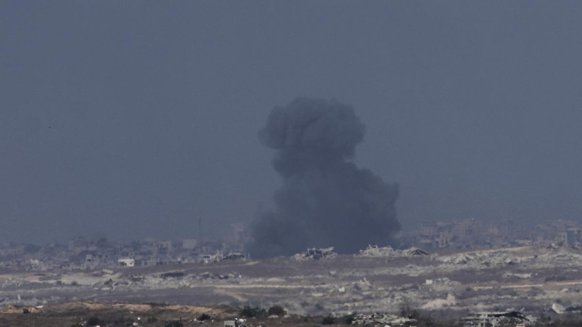 Israeli airstrikes kill 33 Palestinians in Gaza