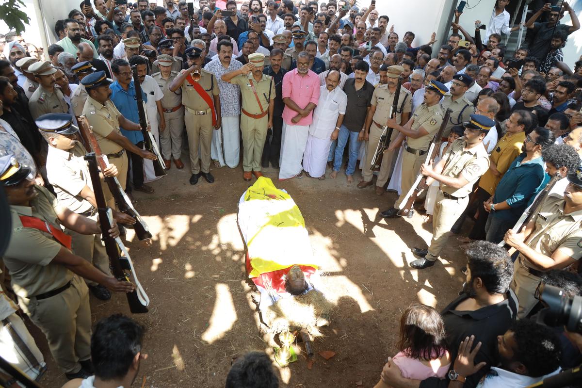 thehindu.com - The Hindu Bureau - Film fraternity bids farewell to actor Sreenivasan