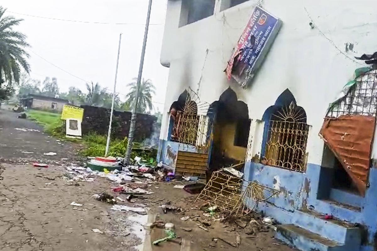 Villagers set on fire a local police camp in Kultali area of South 24 Parganas district