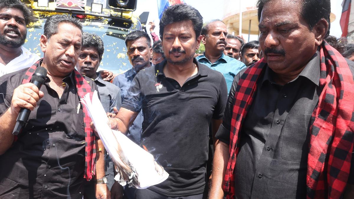 Udhayanidhi burns copy of Delimitation Bill in Madurai