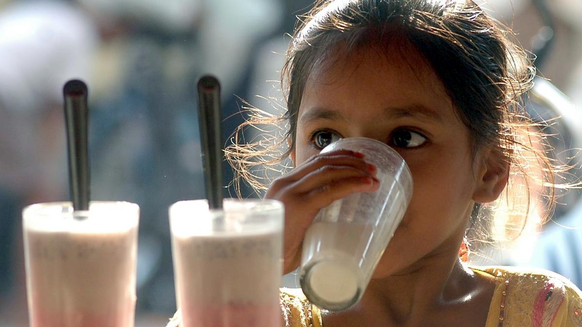 Govt directs e-commerce firms to remove drinks, beverages from 'health drinks' category