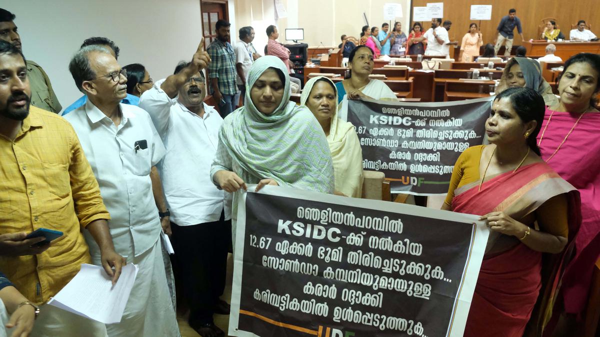 Opposition members walk out of Kozhikode Corporation council meeting over energy plant deal