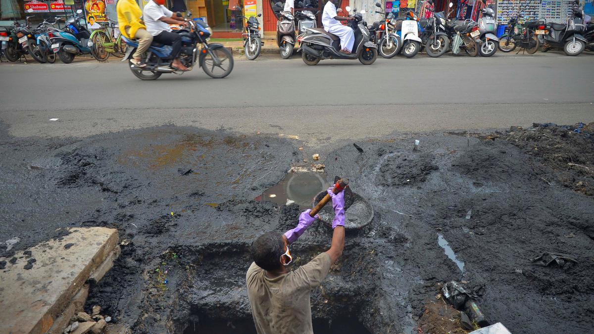 Jammu and Kashmir, Manipur, Telangana, Andhra Pradesh, W. Bengal among States with highest number of districts yet to declare themselves manual scavenging-free
