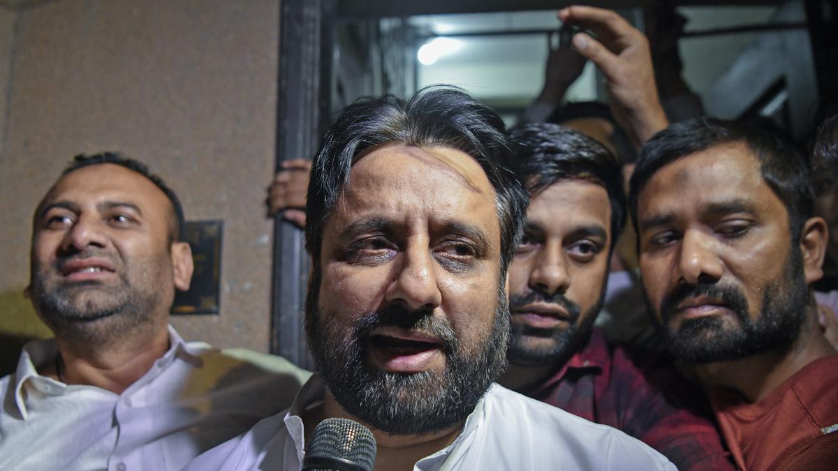 ED searches AAP MLA Amanatullah Khan’s house in Delhi