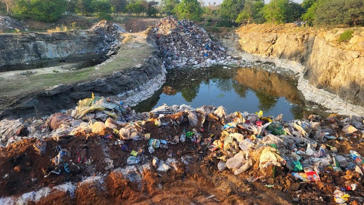 Nallurpalayam residents flag dumping of toxic wastes in abandoned quarry