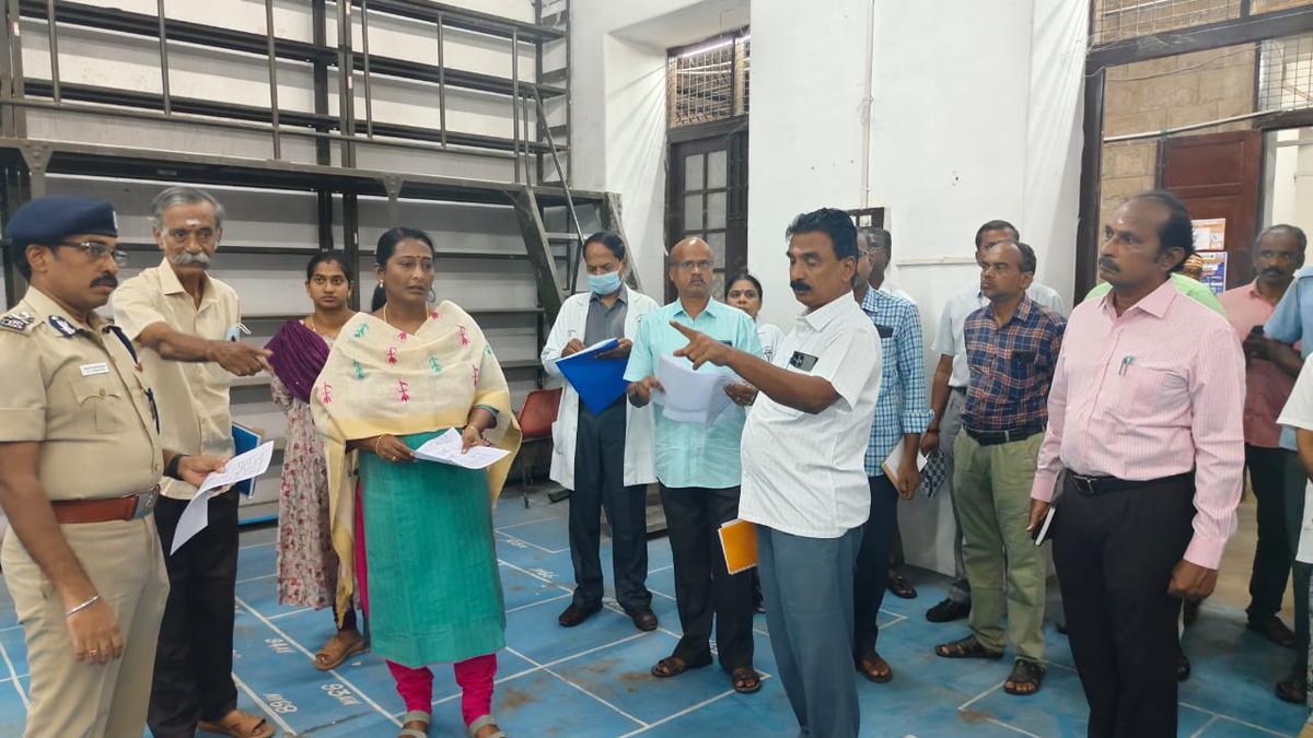 Madurai Collector visits counting centre
