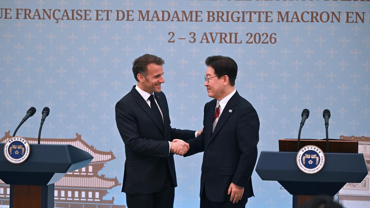 French, South Korean leaders say they'll work together on Strait of Hormuz