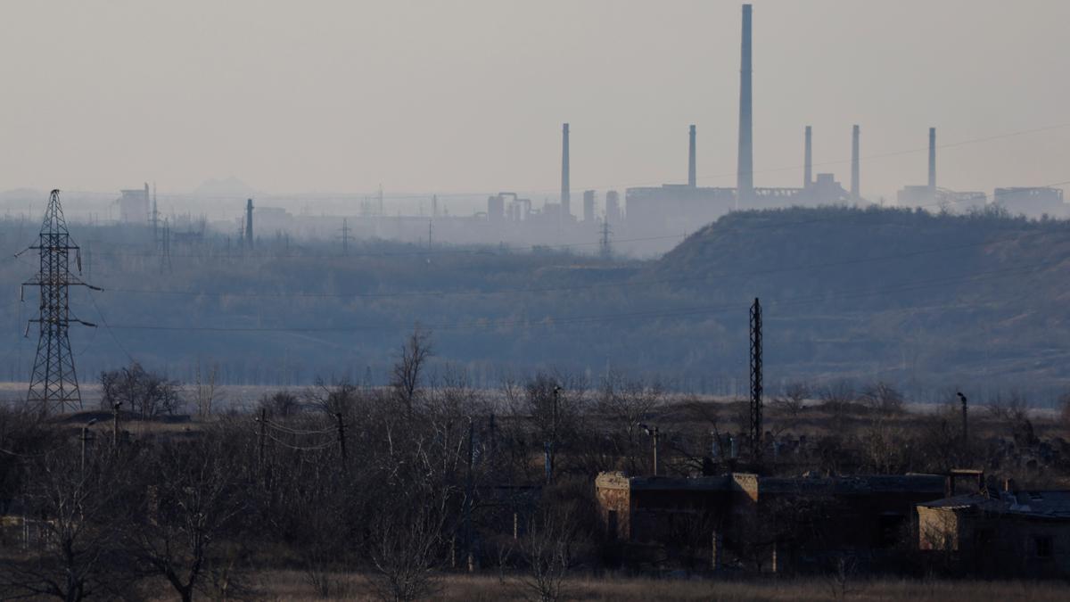 Ukraine reinforces 'critical' frontline town of Avdiivka