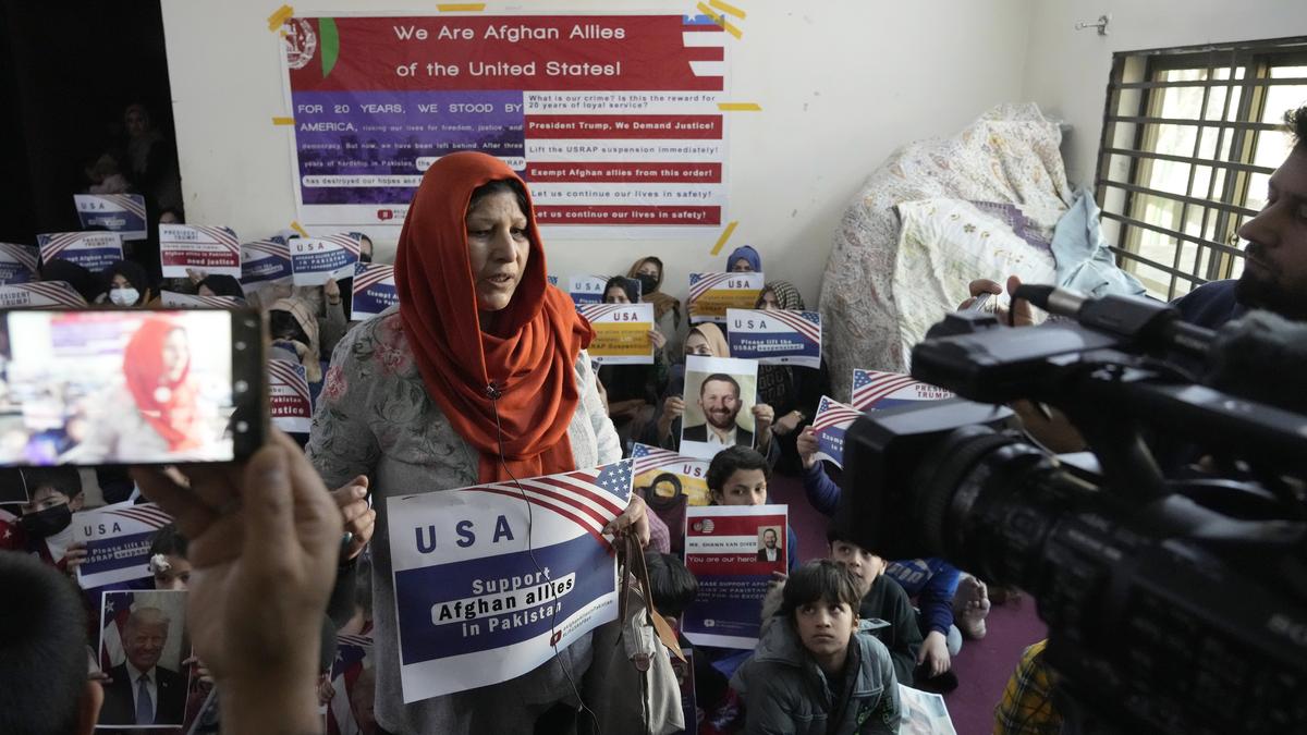 Pakistan to send registered Afghan refugees back to their country