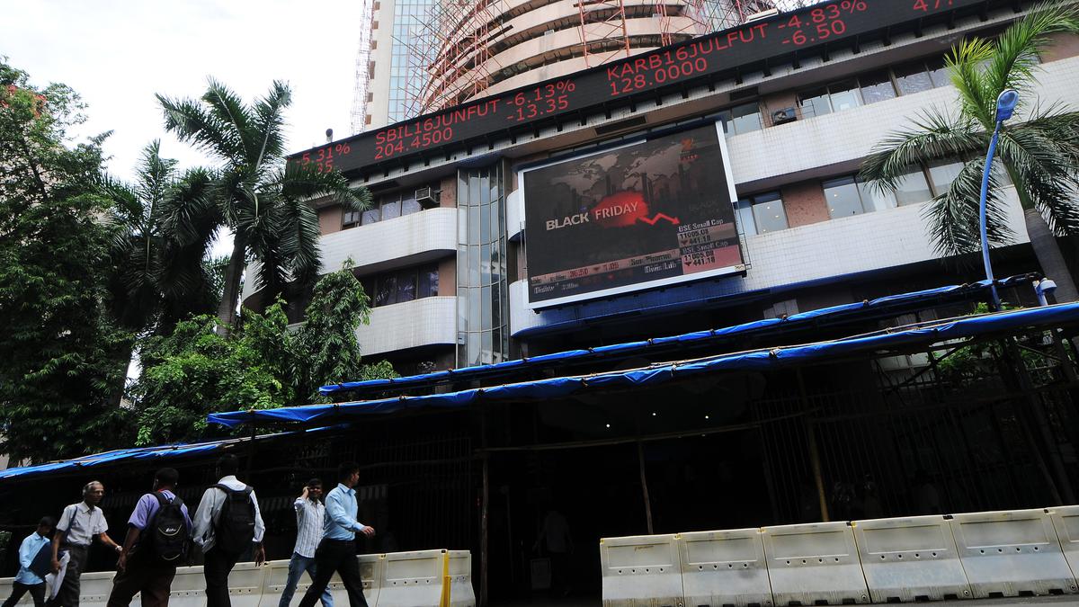 Sensex rebounds 267 points on gains in Infosys, ITC