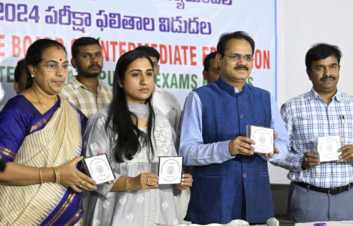 Principal Secretary (Education) Burra Venkatesham and Telangana State Board of Intermediate Education (BIE) Secretary, Shruti Ojha and others launch results of the Intermediate Public Examinations for first year and second year-2024 in Hyderabad on April 24, 2024. 