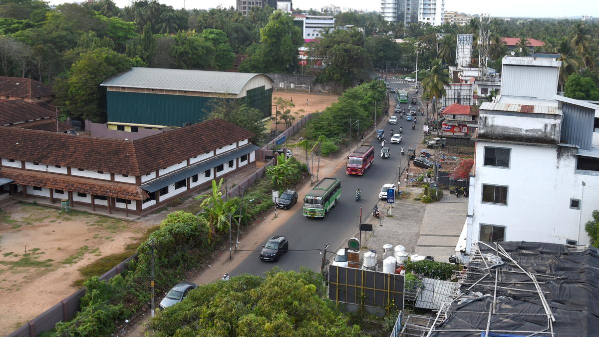 Tender process for Mananchira-Vellimadukunnu road project to begin this month