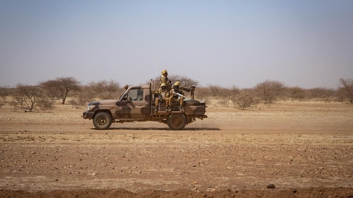 Roadside bomb in northern Burkina Faso kills 15 soldiers