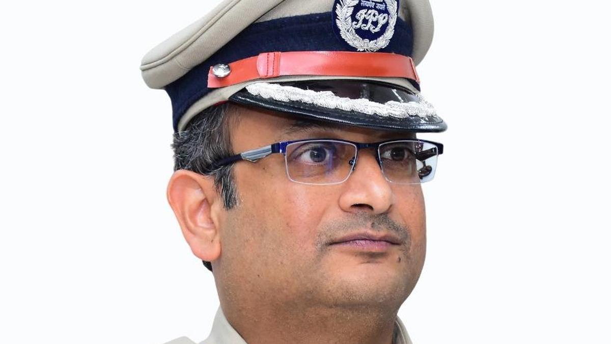 IPS officer gets PhD from Kuvempu University for his thesis on wildlife