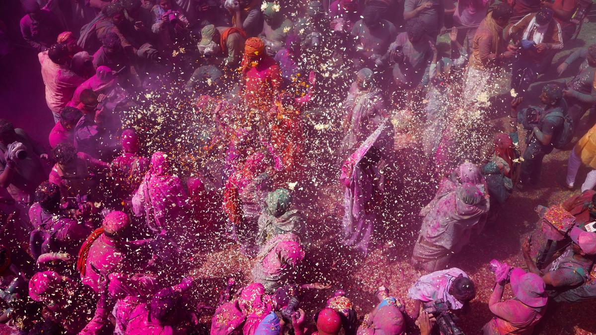 holi festival topic in hindi