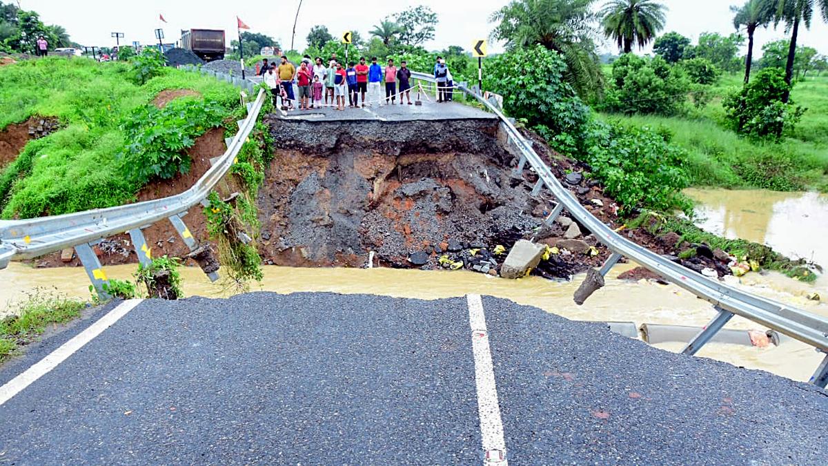 Incessant rains wash away road diversions, uproot trees, damage houses in Jharkhand