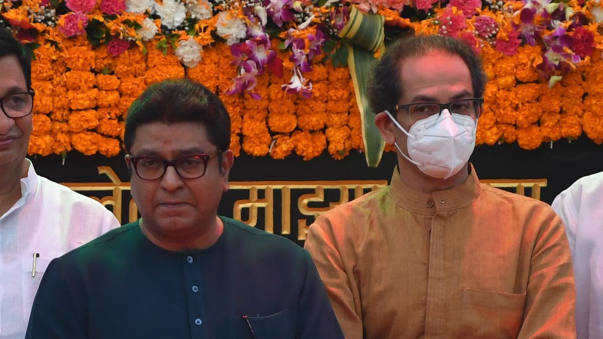 https://th-i.thgim.com/public/incoming/j3eqei/article69746041.ece/alternates/LANDSCAPE_1200/6_Bal%20Thackeray%20Statue%20unveiling.jpg