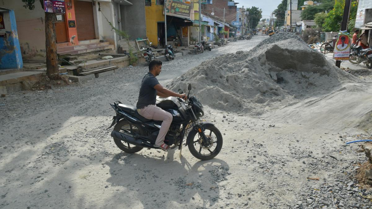 Salem residents urge civic body to complete UGD works at Ammapet and Gugai in view of temple festivals