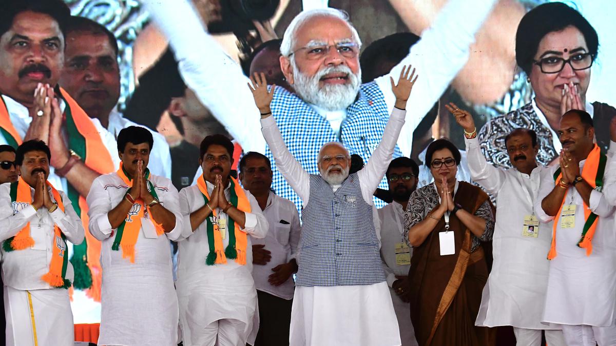 Narendra Modi ridicules JD(S) as B-team of Congress