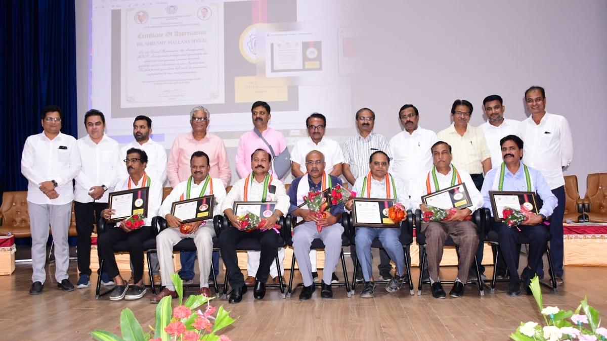 HKES celebrates 103rd birth anniversary of Mahadevappa Rampure