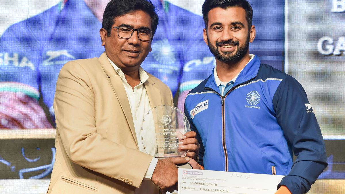 Hardik, Savita are Players of The Year at Hockey India’s annual awards