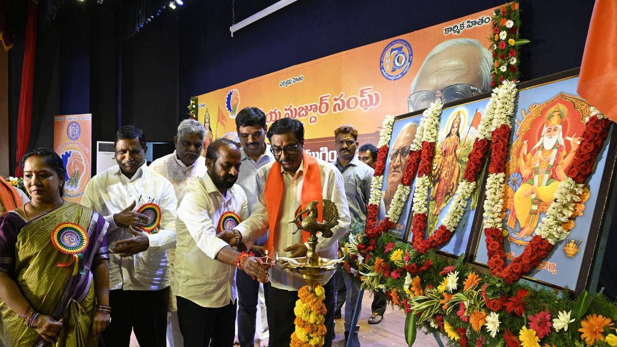 Andhra Pradesh Health Minister calls for Indianisation of industry