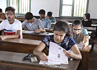 Seat blocking: Notices to 351 students who got govt quota engineering seats  but did not report to colleges in Karnataka - The Hindu