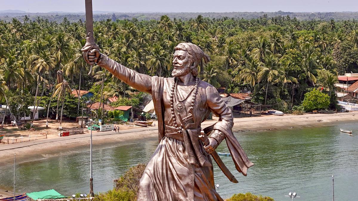 New statue of Chhatrapati Shivaji Maharaj inaugurated at Sindhudurg