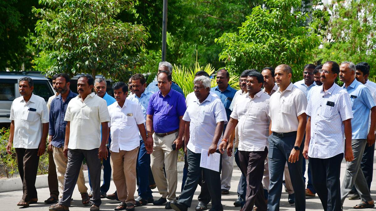 MSMEs stop production in western districts protesting against high power cost