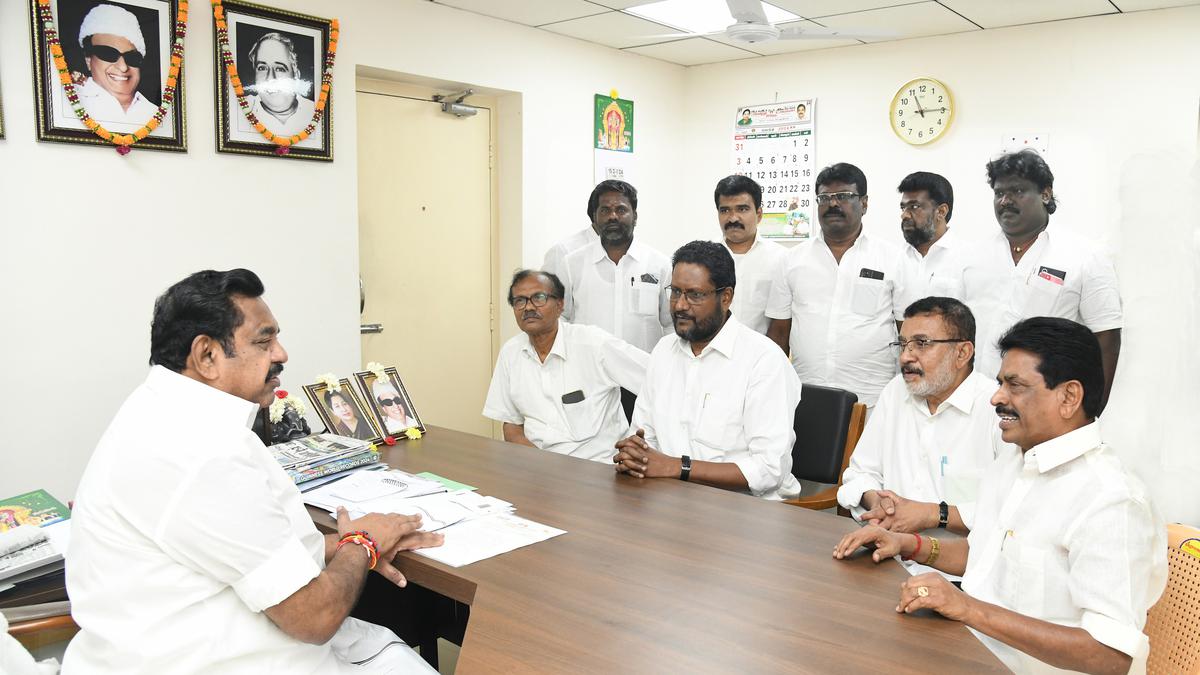 Lok Sabha polls | Forward Bloc leaders call on Edappadi Palaniswami