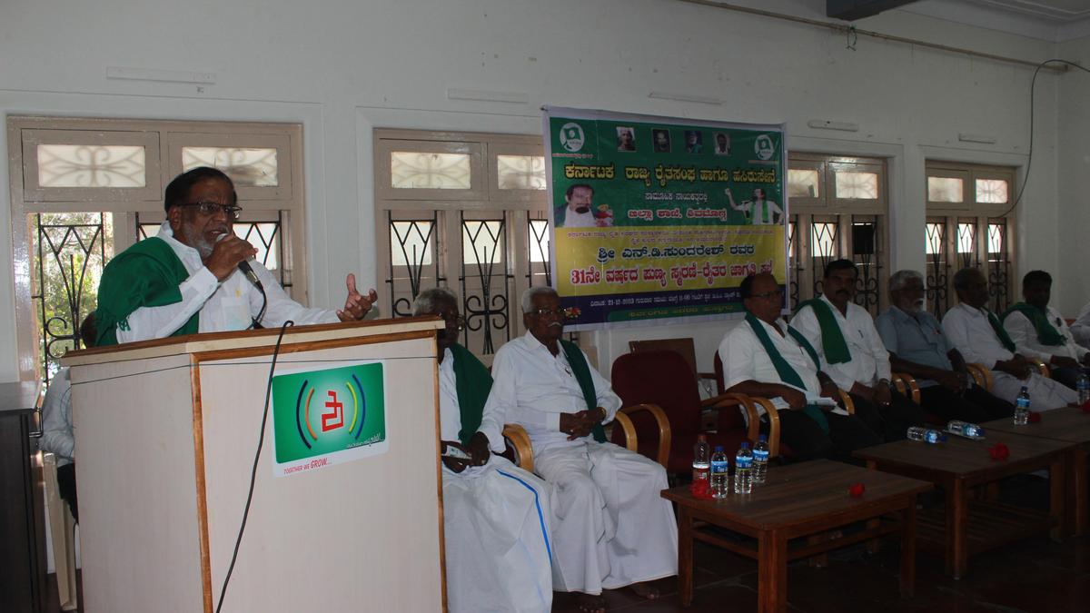 Raitha Sangha demands waiver of farm loans