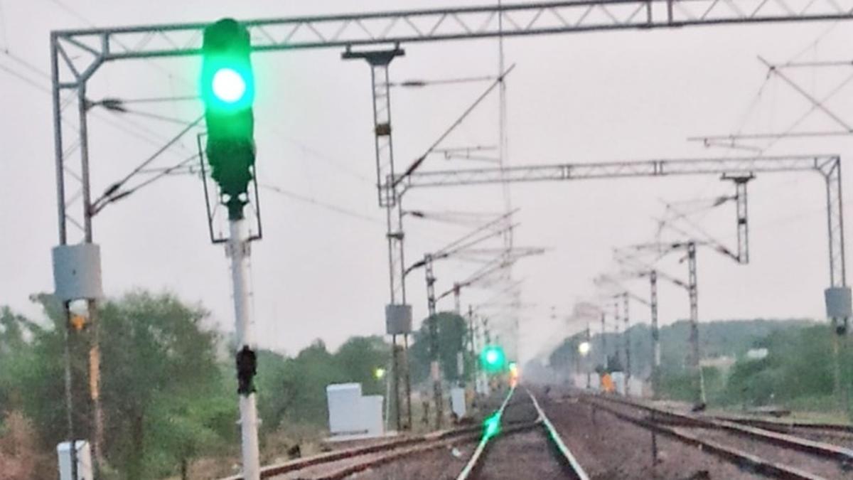 SCR commissions Automatic Block Signalling System between Gannavaram and Nuzvid