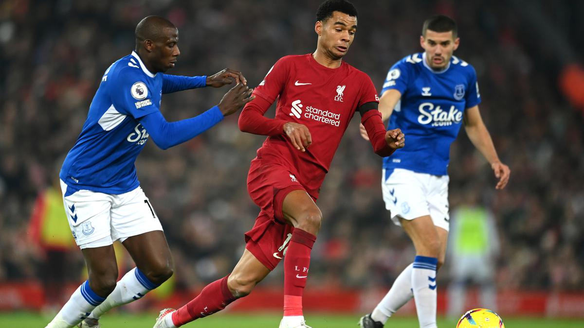 Premier League 2022-23 |  Cody Gakpo obtient le premier but de Liverpool lors de la victoire 2-0 du derby du Merseyside contre Everton