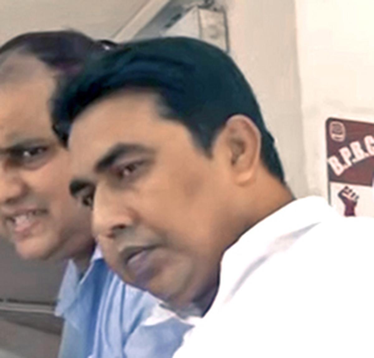 Central Bureau of Investigation (CBI) officials take suspended Trinamool Congress (TMC) strongman and Sandeshkhali incident accused Shahjahan Sheikh to Basirhat Court, in Kolkata. Central Bureau of Investigation (CBI) officials take suspended Trinamool Congress (TMC) strongman and Sandeshkhali incident accused Shahjahan Sheikh to Basirhat Court, in Kolkata.