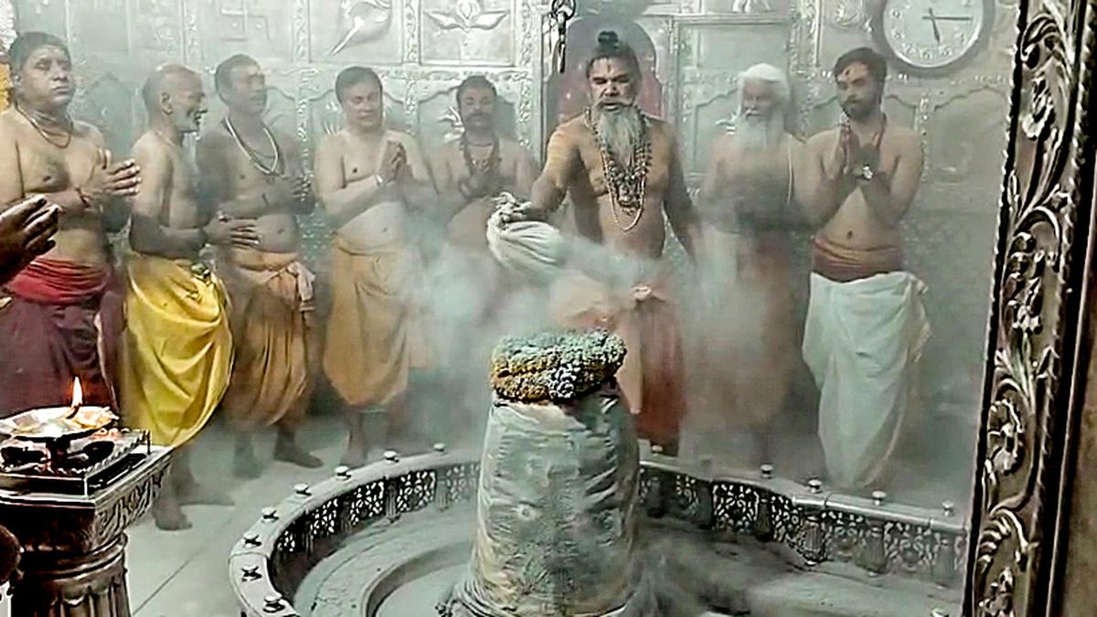 13 priests injured in fire in Mahakal Temple in Ujjain