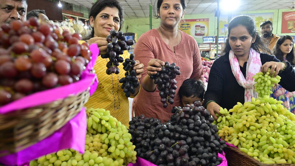 It is time for HOPCOMS grapes and watermelon mela in Bengaluru