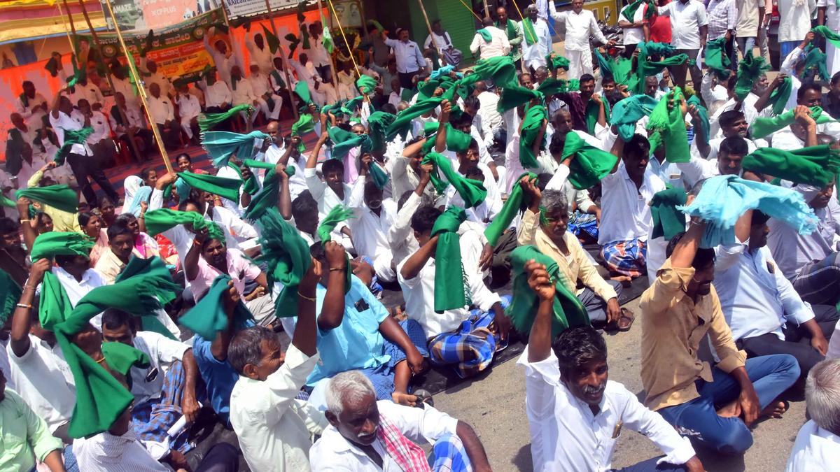 Farmers pay tributes to those killed in 2008 Haveri police firing