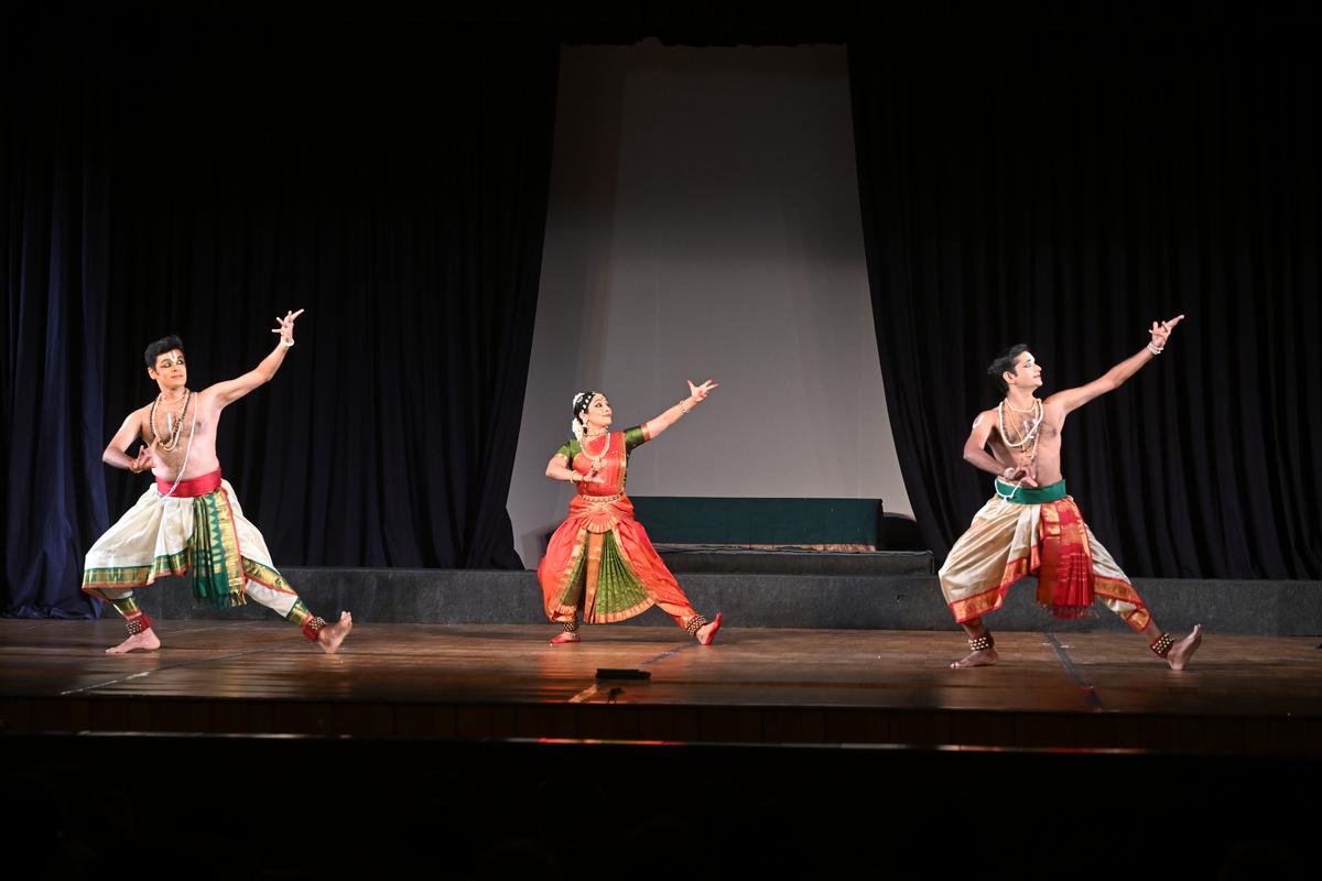 CHENNAI: 16/08/2025: FOR FRIDAY PAGE: K.R. Rakesh, Girish Madhu, Vidya Girish Madhu, performing Ramanujacharya dance at the Natyarangam 27 th Annual Thematic Bharathanatyam festival Narada Gana Sabha Trust in Chennai on Friday....Photo: SRINATH M/ THE HINDU