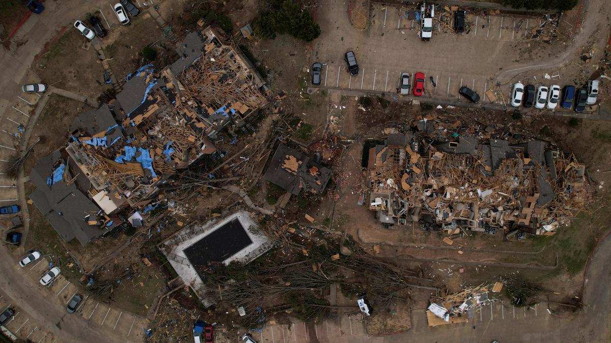 Missouri tornado kills multiple people, sows destruction