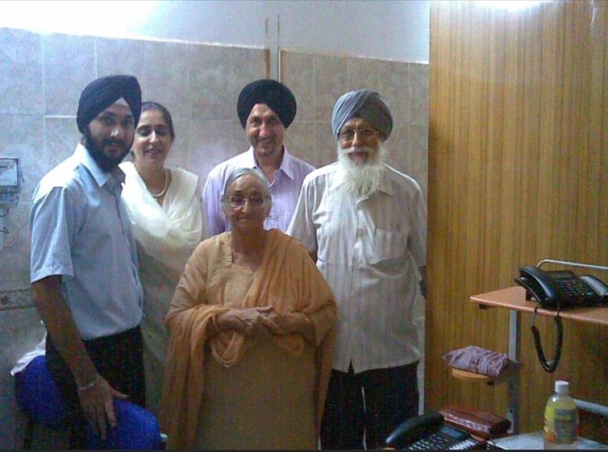 Anmol Jaggi with his family on July 2, 2007 at Gensol’s first office in Ahmedabad. Photo: LinkedIn
