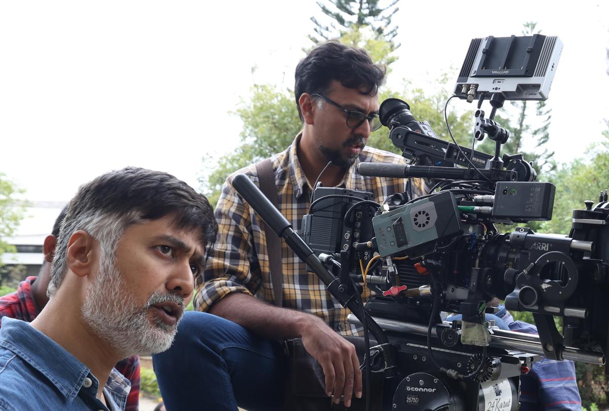 'द गर्लफ्रेंड' के सेट पर राहुल रवींद्रन और कृष्णन वसंत